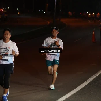Runner Photo 7652708