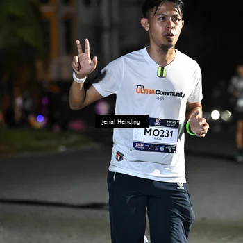 Runner Photo 7652799
