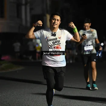 Runner Photo 7652864