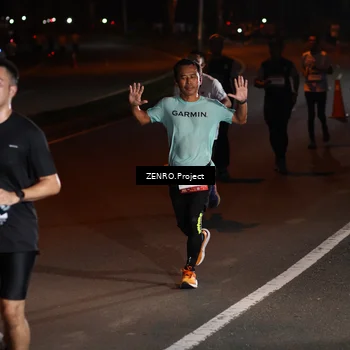 Runner Photo 7652877