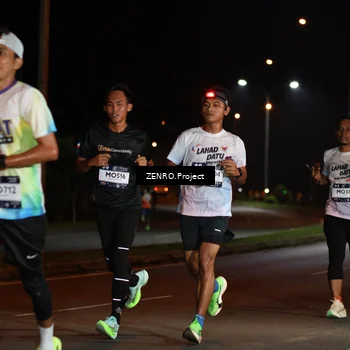 Runner Photo 7652896