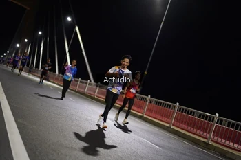 Runner Photo 765299