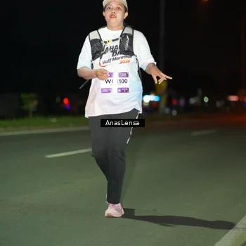 Runner Photo 7653007