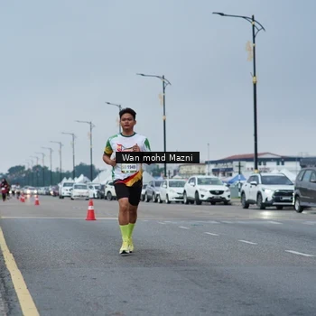Runner Photo 7653012