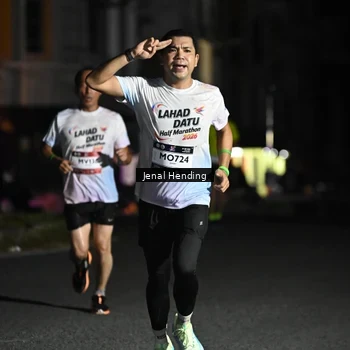 Runner Photo 7653018