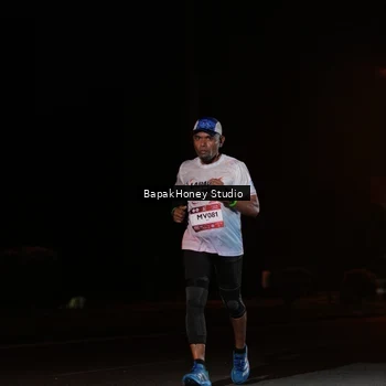 Runner Photo 7653029