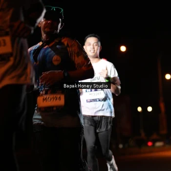Runner Photo 7653037