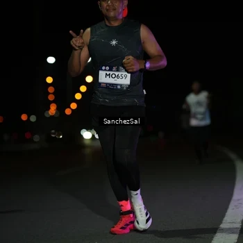 Runner Photo 7653062