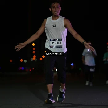 Runner Photo 7653073