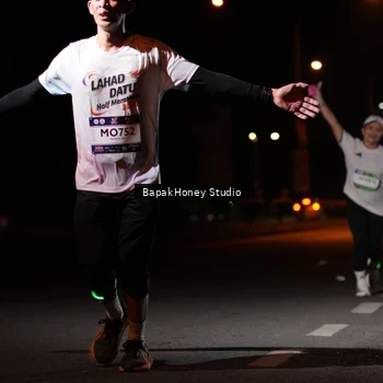 Runner Photo 7653074