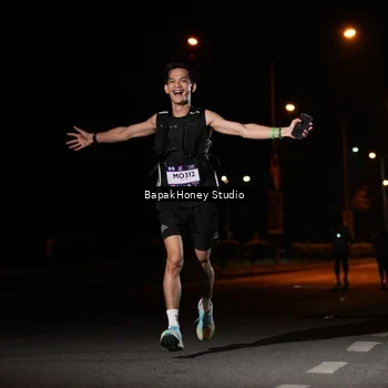 Runner Photo 7653102