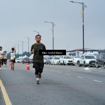 Runner Photo 7653126