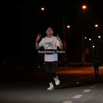 Runner Photo 7653142