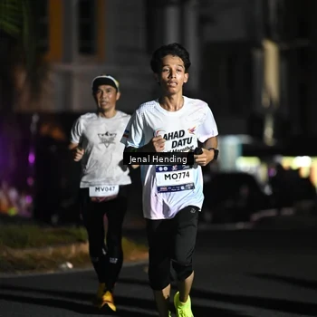 Runner Photo 7653185