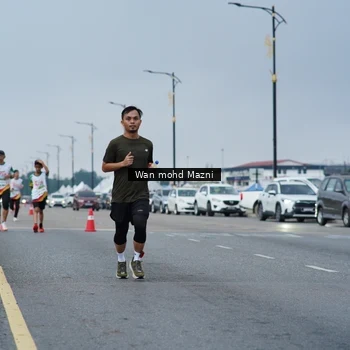 Runner Photo 7653186