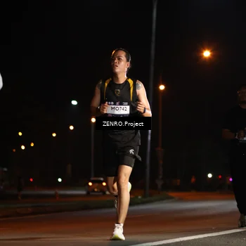 Runner Photo 7653189