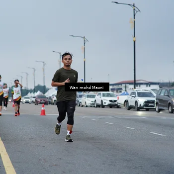 Runner Photo 7653192