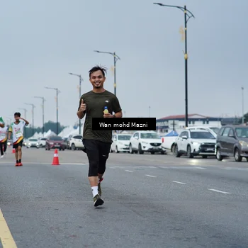 Runner Photo 7653193