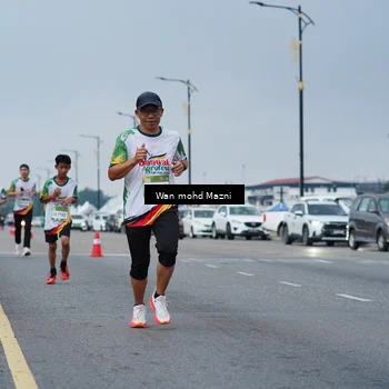 Runner Photo 7653299