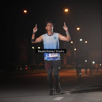 Runner Photo 7653305
