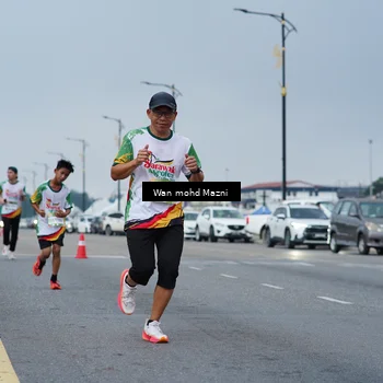 Runner Photo 7653309