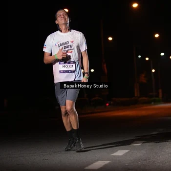 Runner Photo 7653376
