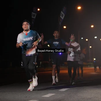 Runner Photo 7653387