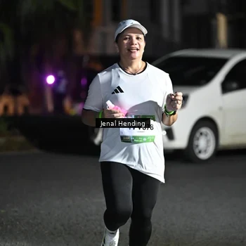Runner Photo 7653400