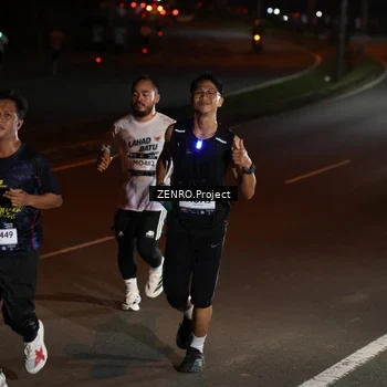 Runner Photo 7653409