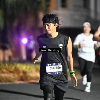 Runner Photo 7653435