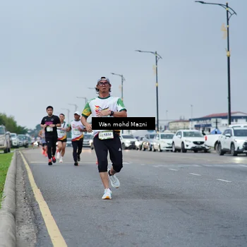 Runner Photo 7653460