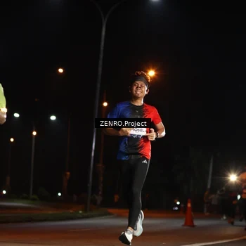 Runner Photo 7653484