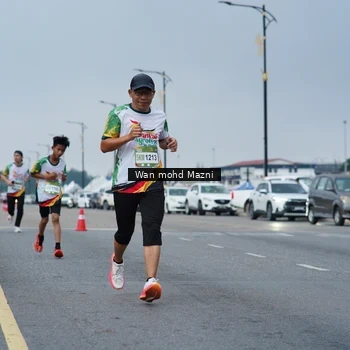 Runner Photo 7653492