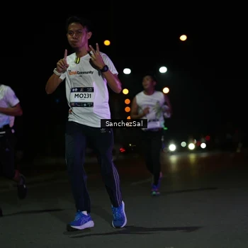 Runner Photo 7653532