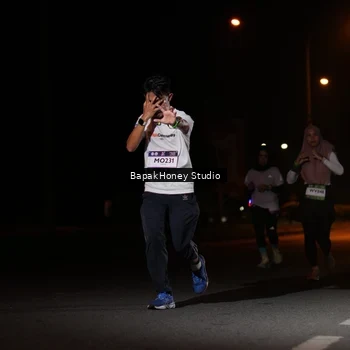 Runner Photo 7653537