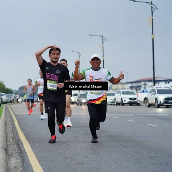 Runner Photo 7653585