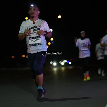 Runner Photo 7653593