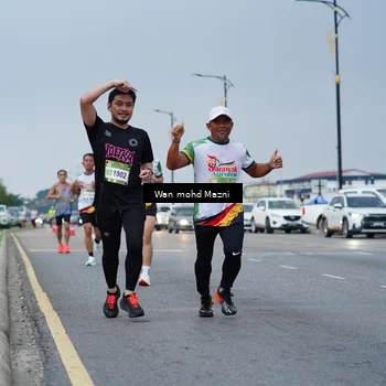 Runner Photo 7653600