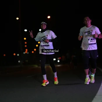 Runner Photo 7653618