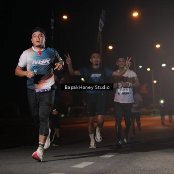 Runner Photo 7653643