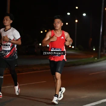 Runner Photo 7653654