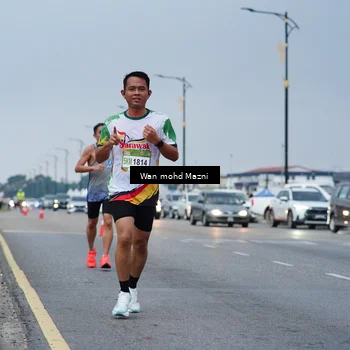 Runner Photo 7653669