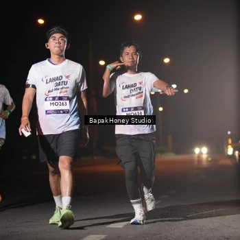 Runner Photo 7653671