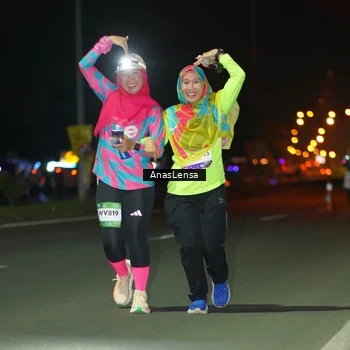 Runner Photo 7653673