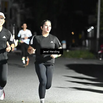 Runner Photo 7653693