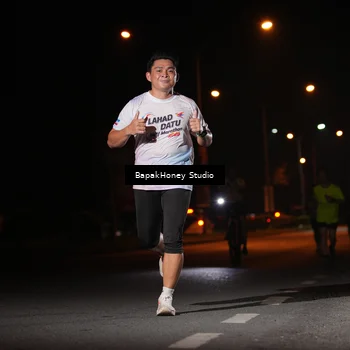Runner Photo 7653695
