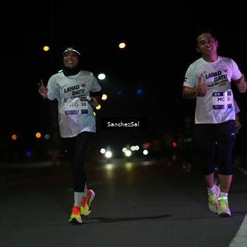 Runner Photo 7653702
