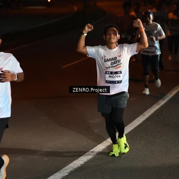 Runner Photo 7653741