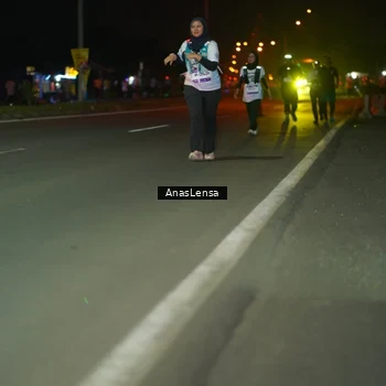 Runner Photo 7653744