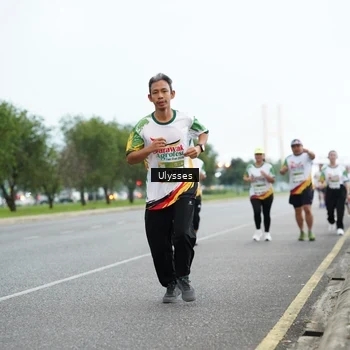 Runner Photo 7653771